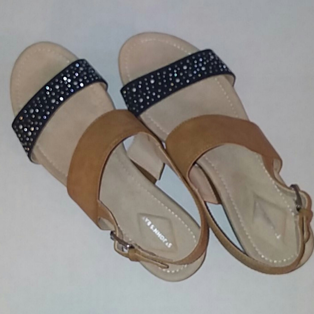 St. John's Bay Sandals Size 8 1/2